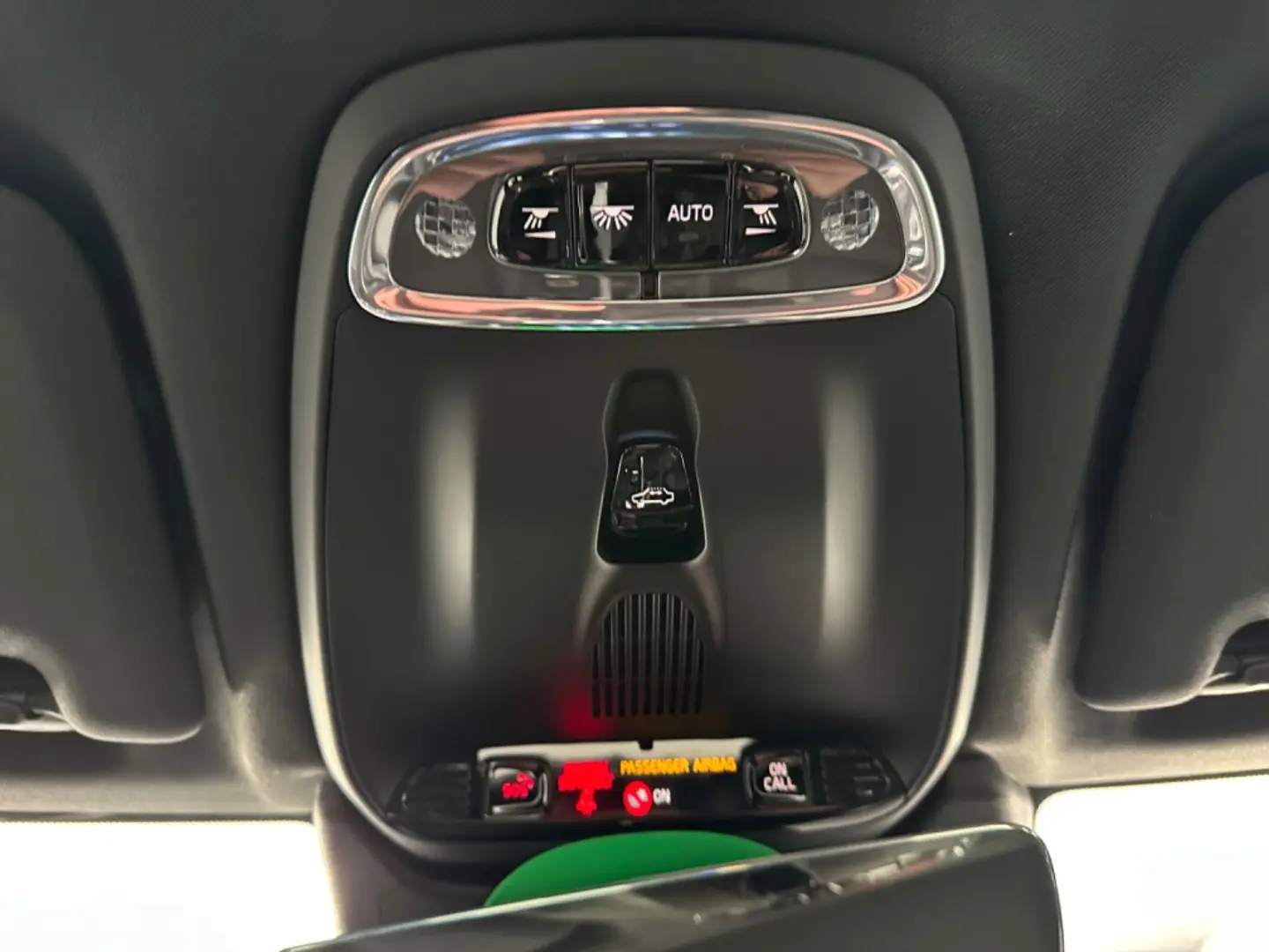XC60 R Design T8  Recharge Plug-In Hybrid AWD