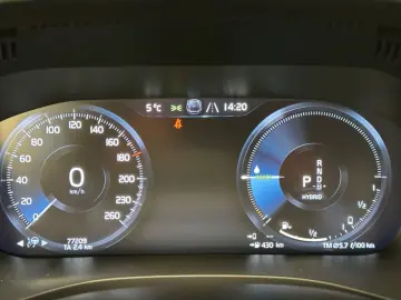 XC60 R Design T8  Recharge Plug-In Hybrid AWD