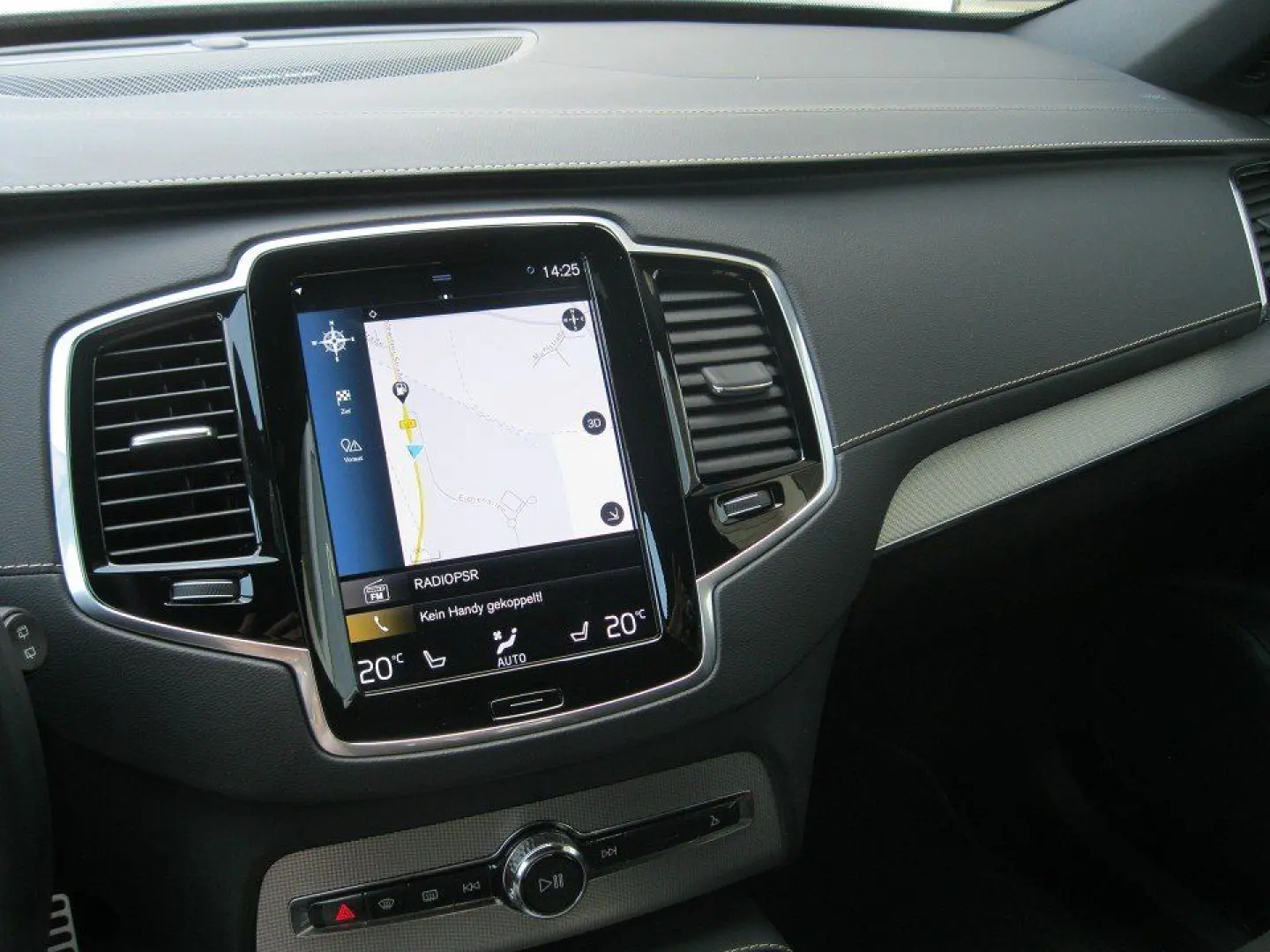 XC90 B6 Benzin R-Design XC90 B6 Benzin R-Design