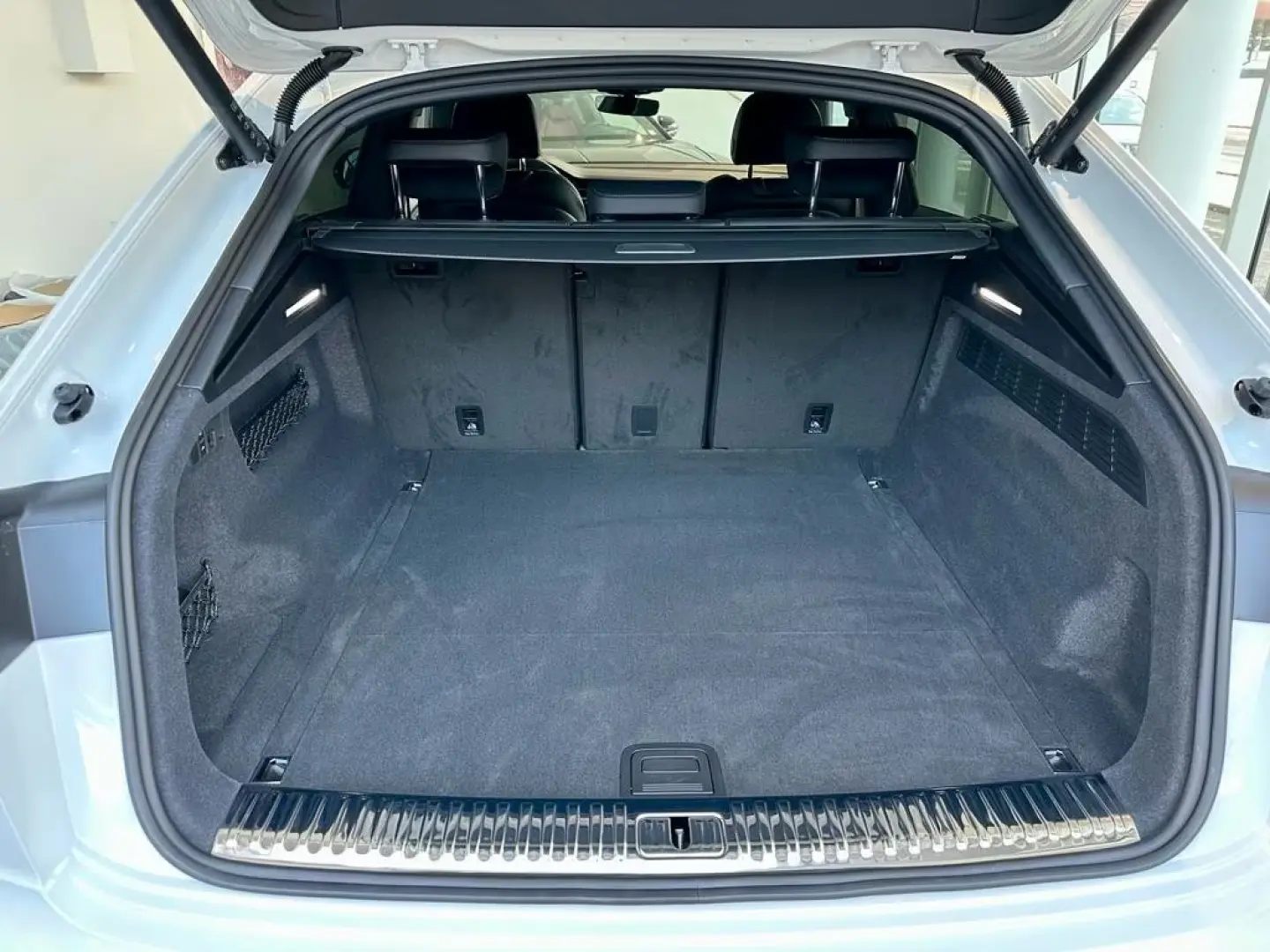 Audi Q8 50 TDI FACELIFT/w-sw/SLine