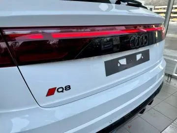 Audi Q8 50 TDI FACELIFT/w-sw/SLine