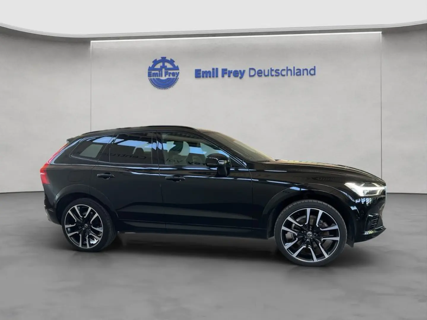 XC60 T8 Twin-Engine AWD R-Design Glasd 22'' Head