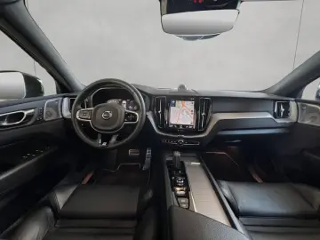 XC60 T8 Twin-Engine AWD R-Design Glasd 22'' Head