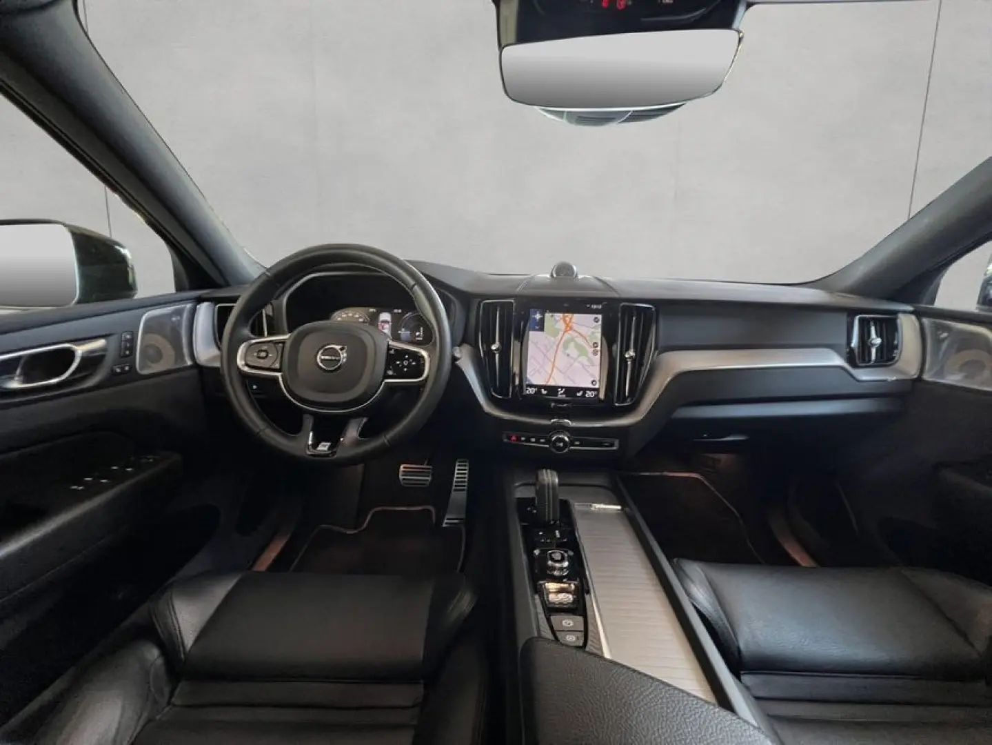 XC60 T8 Twin-Engine AWD R-Design Glasd 22'' Head