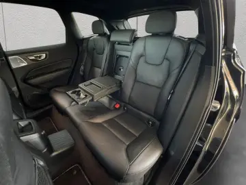 XC60 T8 Twin-Engine AWD R-Design Glasd 22'' Head