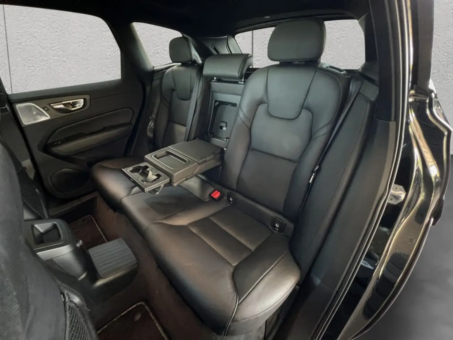 XC60 T8 Twin-Engine AWD R-Design Glasd 22'' Head
