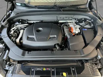 XC60 T8 Twin-Engine AWD R-Design Glasd 22'' Head
