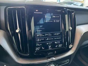 XC60 T8 Twin-Engine AWD R-Design Glasd 22'' Head