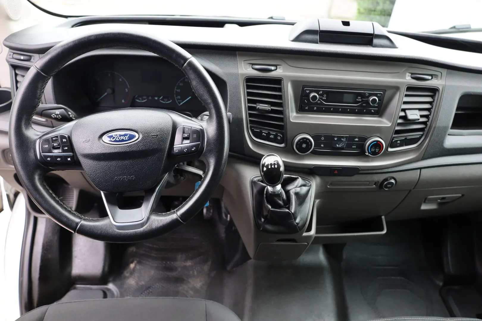 FORD TRANSIT L3H2 130CP TRACTIUNE SPATE