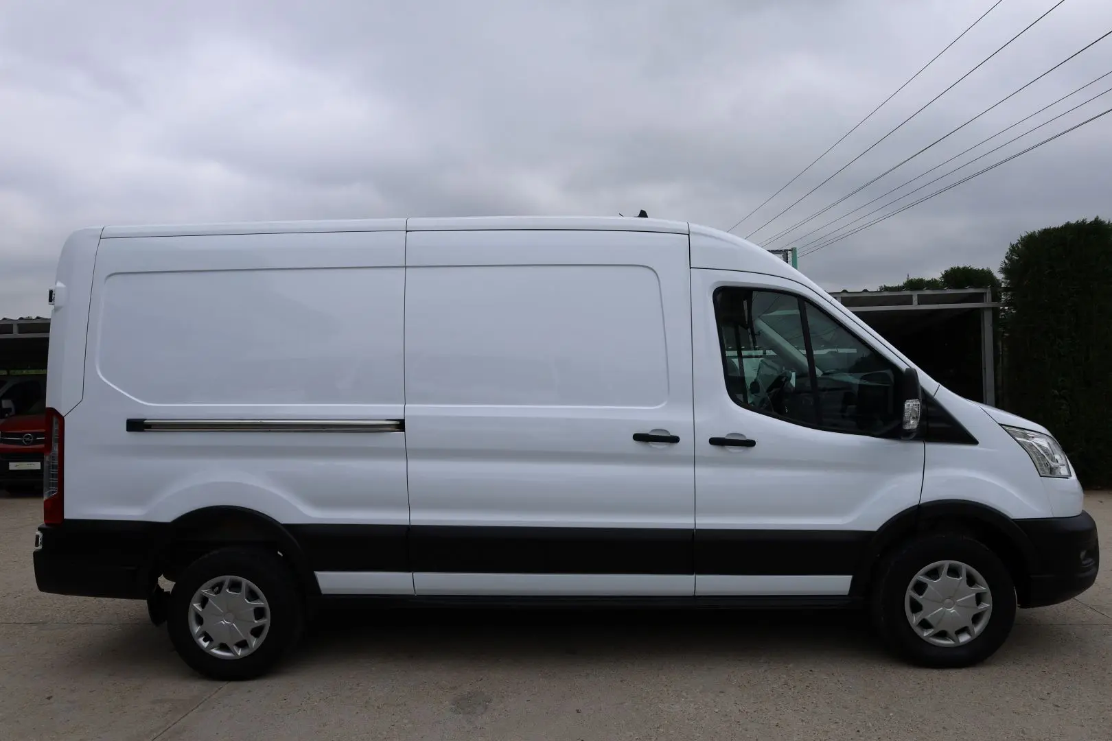 FORD TRANSIT L3H2 130CP TRACTIUNE SPATE