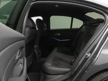 330i xD M Sport Kamera Laser HUD DAB Komfort 19
