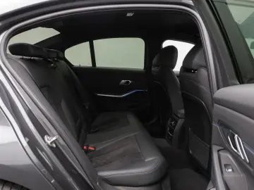 330i xD M Sport Kamera Laser HUD DAB Komfort 19