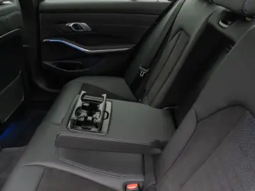 330i xD M Sport Kamera Laser HUD DAB Komfort 19