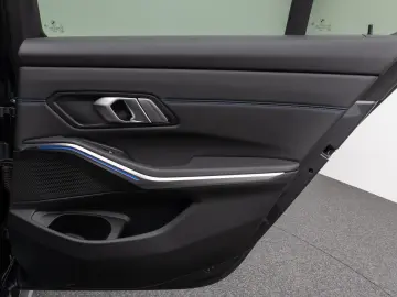 330i xD M Sport Kamera Laser HUD DAB Komfort 19