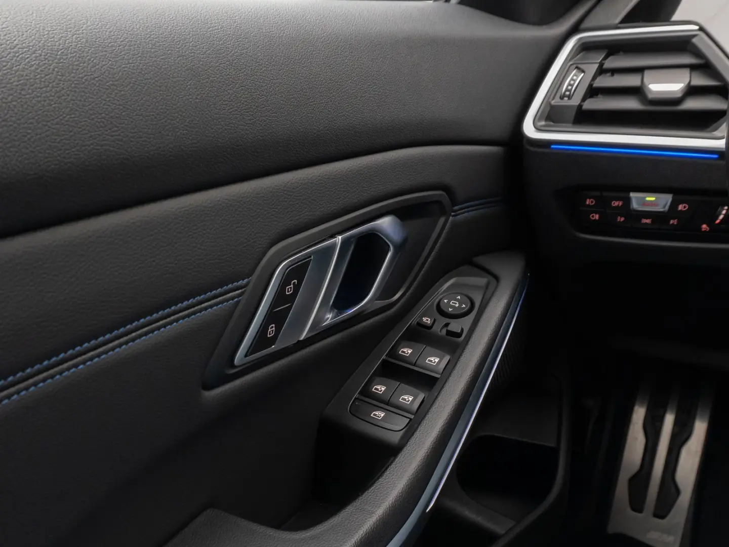 330i xD M Sport Kamera Laser HUD DAB Komfort 19