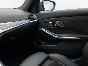 330i xD M Sport Kamera Laser HUD DAB Komfort 19