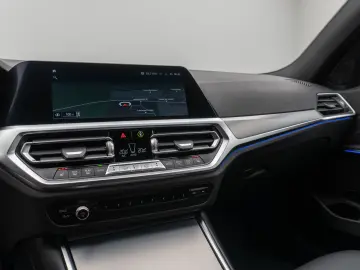 330i xD M Sport Kamer DAB HiFi Stop&Go Alarm 19