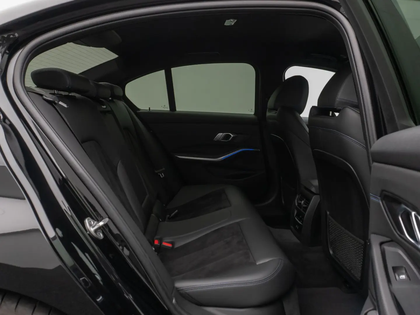 330i xD M Sport Kamer DAB HiFi Stop&Go Alarm 19