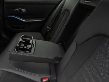 330i xD M Sport Kamer DAB HiFi Stop&Go Alarm 19