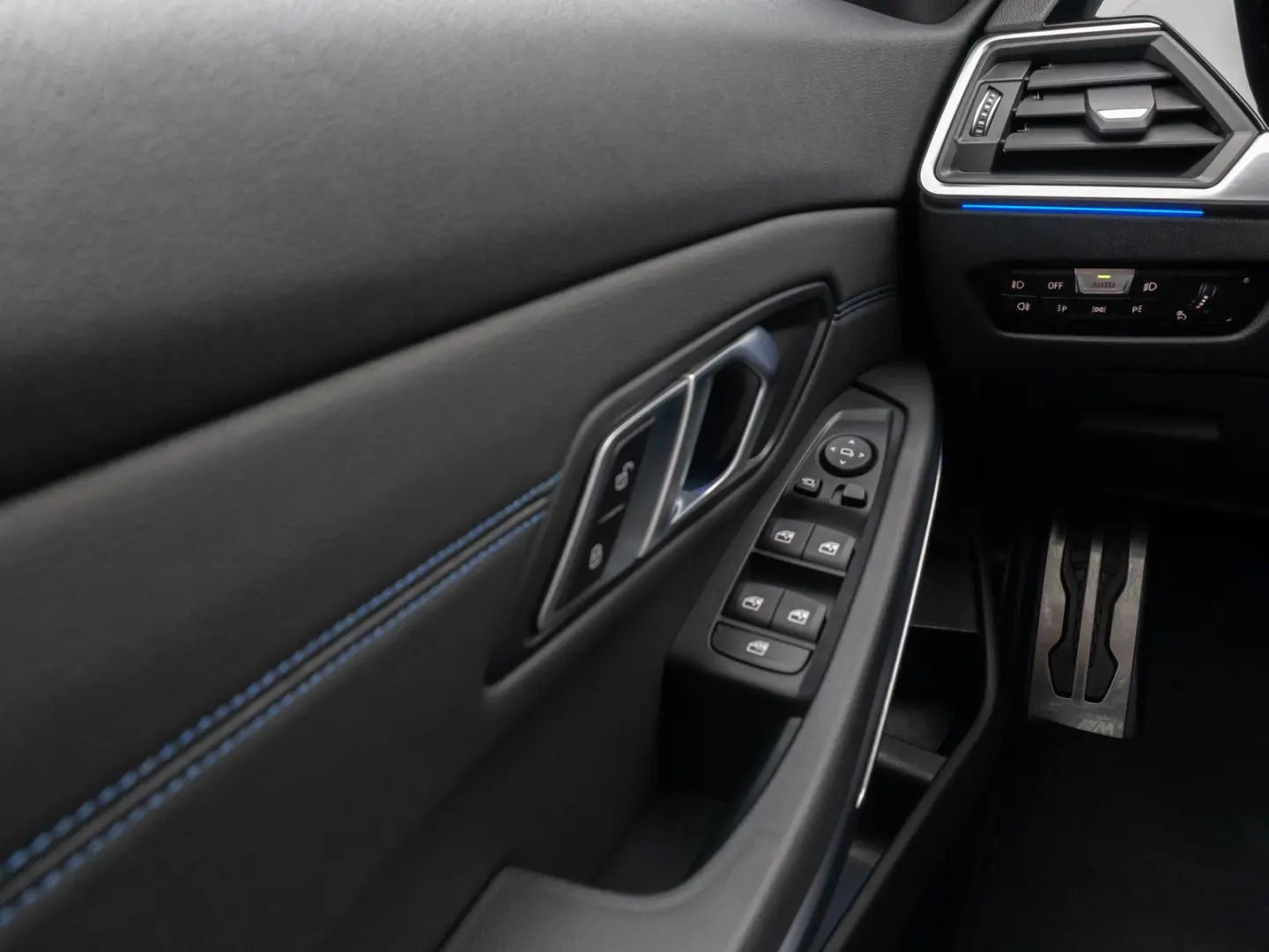 330i xD M Sport Kamer DAB HiFi Stop&Go Alarm 19