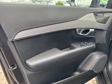 XC90 B5 AWD Plus-Bright 7Sitzer Glasd 360° Stand