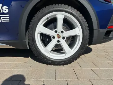 911 Dakar I #176 I LED Matrix I Burmester I Uhr