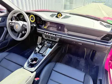 911 992 Turbo S Cabrio SportDesign Burmester