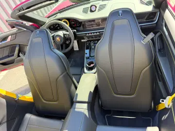 911 992 Turbo S Cabrio SportDesign Burmester
