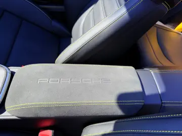 911 992 Turbo S Cabrio SportDesign Burmester