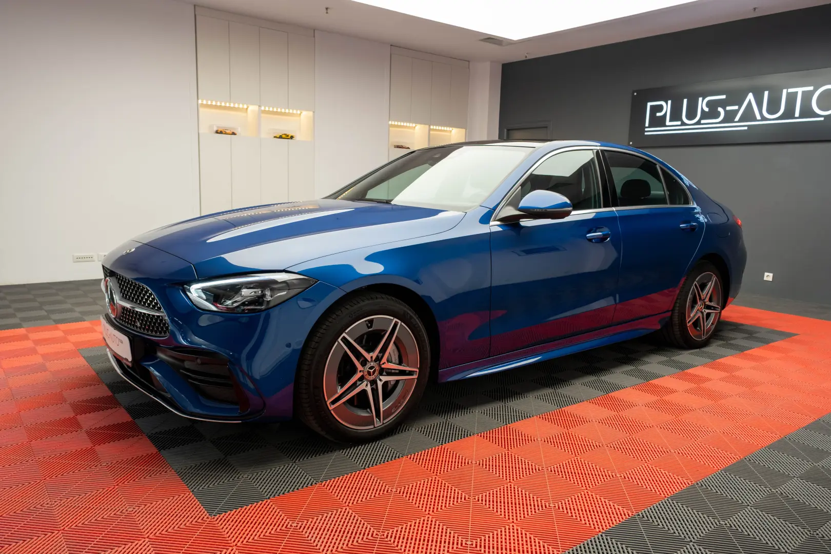 Mercedes-Benz C300e - AMG Line - Burmester - Panoramic