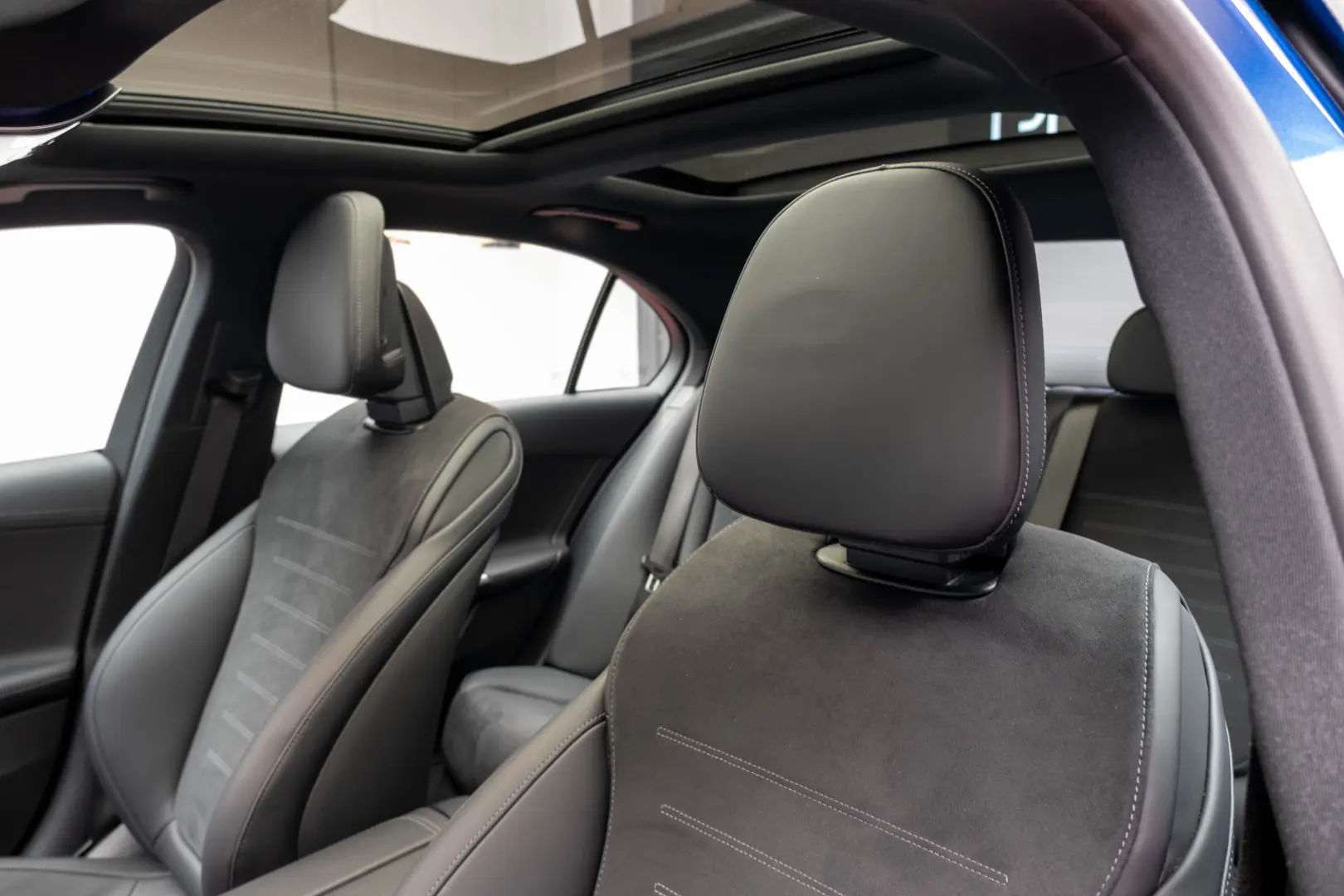 Mercedes-Benz C300e - AMG Line - Burmester - Panoramic
