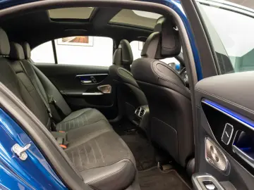 Mercedes-Benz C300e - AMG Line - Burmester - Panoramic