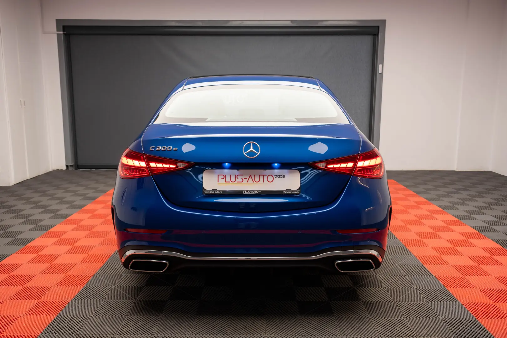 Mercedes-Benz C300e - AMG Line - Burmester - Panoramic