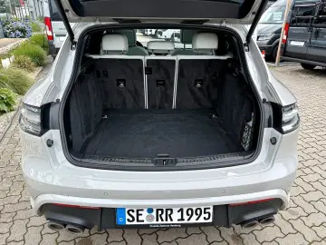 Macan GTS
