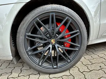 Macan GTS