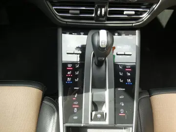 Macan GTS Exclusiv Leder PANO 21