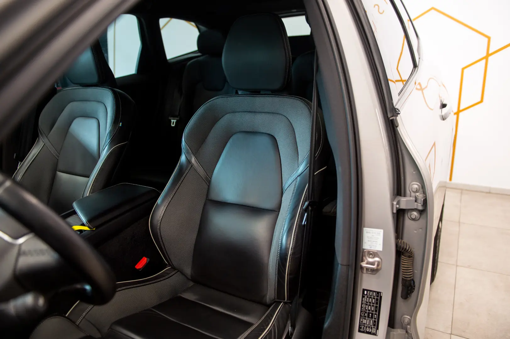Volvo XC60 2.0 B4D R-Design Mild Hybrid 2WD Geartronic