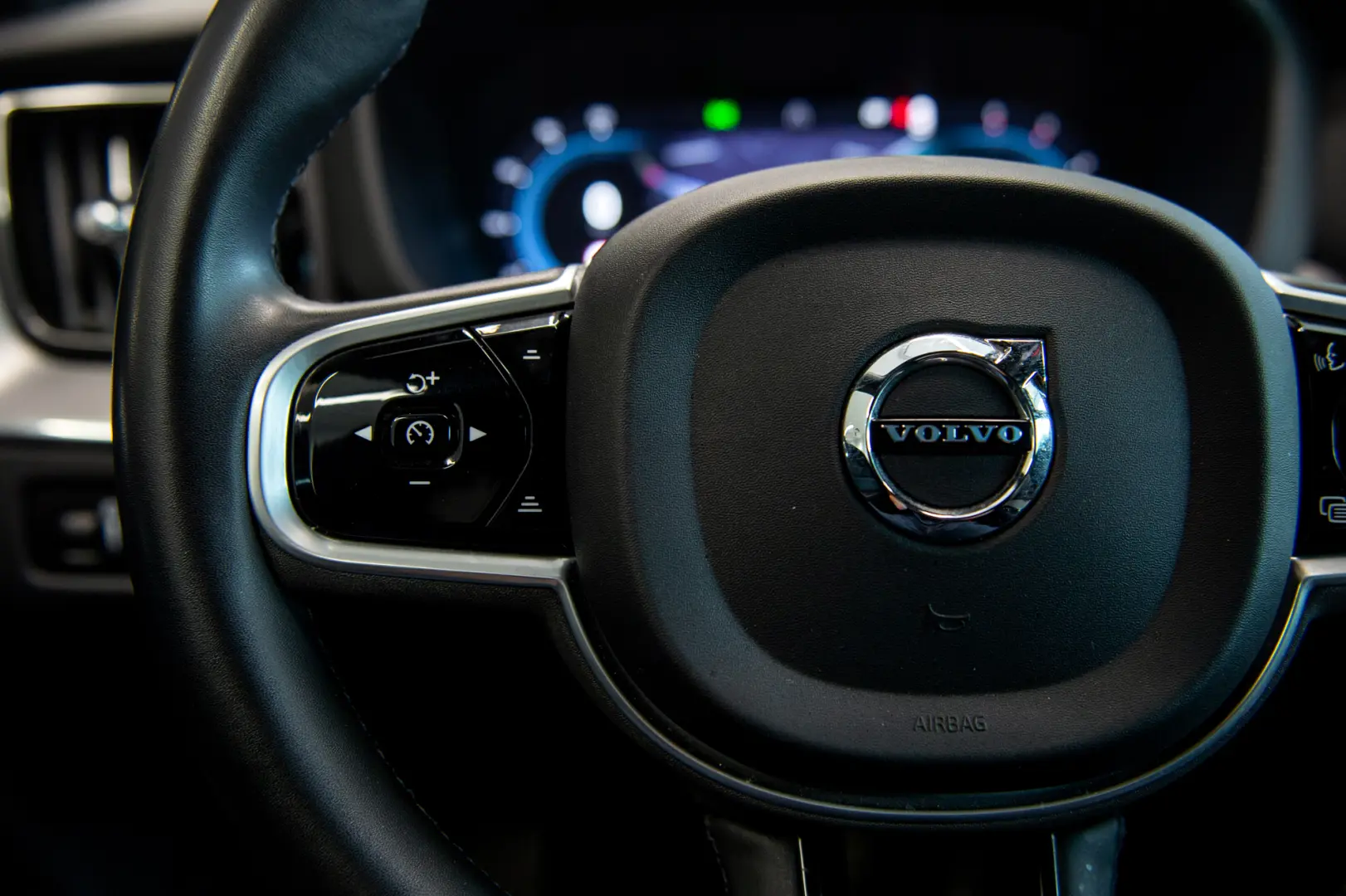 Volvo XC60 2.0 B4D R-Design Mild Hybrid 2WD Geartronic