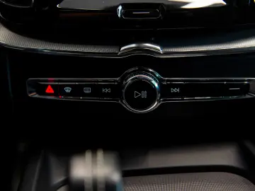 Volvo XC60 2.0 B4D R-Design Mild Hybrid 2WD Geartronic