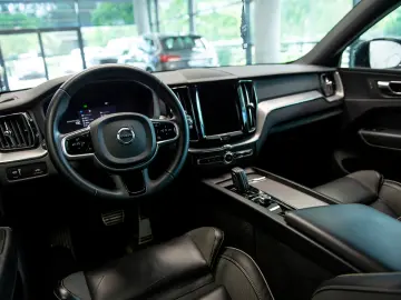 Volvo XC60 2.0 B4D R-Design Mild Hybrid 2WD Geartronic