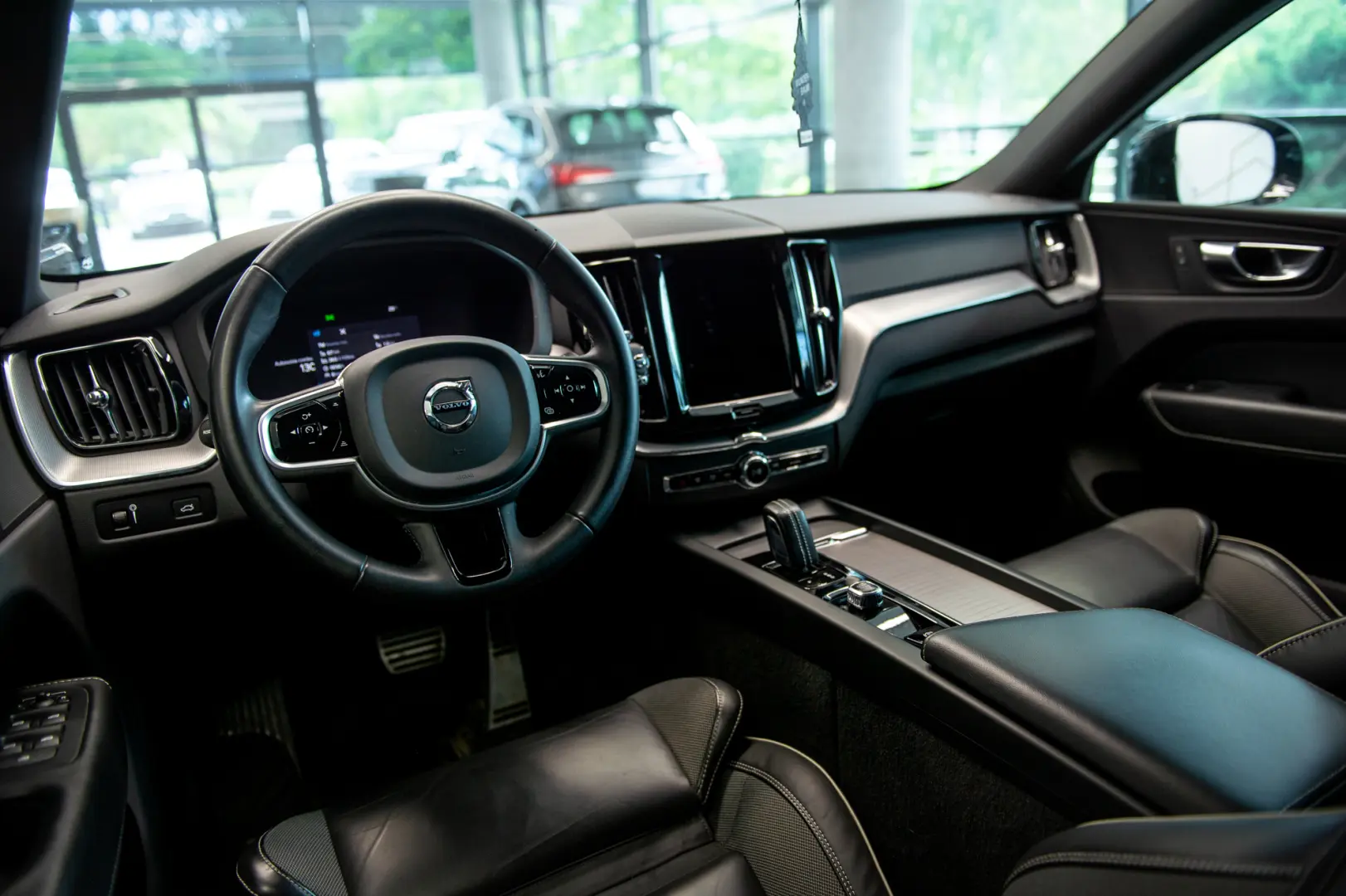 Volvo XC60 2.0 B4D R-Design Mild Hybrid 2WD Geartronic