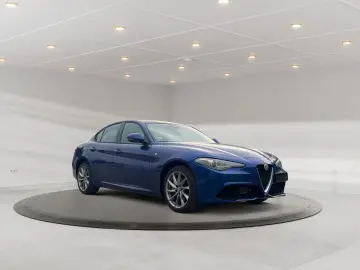 Giulia TI 2.0 Q4-ALLRAD/LEDER/ASSISTENZ PA/SHZ