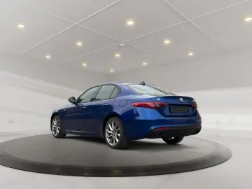 Giulia TI 2.0 Q4-ALLRAD/LEDER/ASSISTENZ PA/SHZ