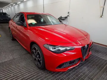 Giulia 2,0 Turbo 16V Veloce Q4 NAVI ACC SOUND UV