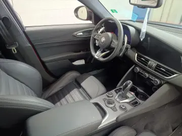 Giulia 2,0 Turbo 16V Veloce Q4 NAVI ACC SOUND UV