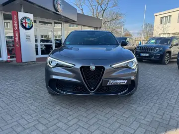 Stelvio Quadrifoglio V6 2.9 Bi-Turbo 375kW AT8-Q