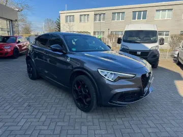 Stelvio Quadrifoglio V6 2.9 Bi-Turbo 375kW AT8-Q