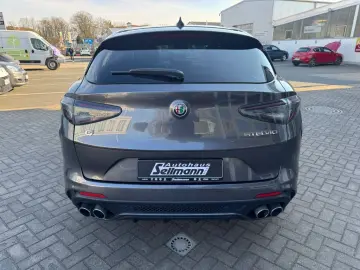 Stelvio Quadrifoglio V6 2.9 Bi-Turbo 375kW AT8-Q