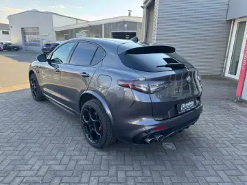 Stelvio Quadrifoglio V6 2.9 Bi-Turbo 375kW AT8-Q