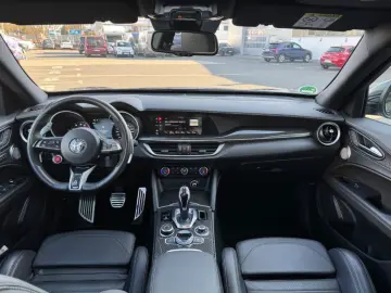 Stelvio Quadrifoglio V6 2.9 Bi-Turbo 375kW AT8-Q